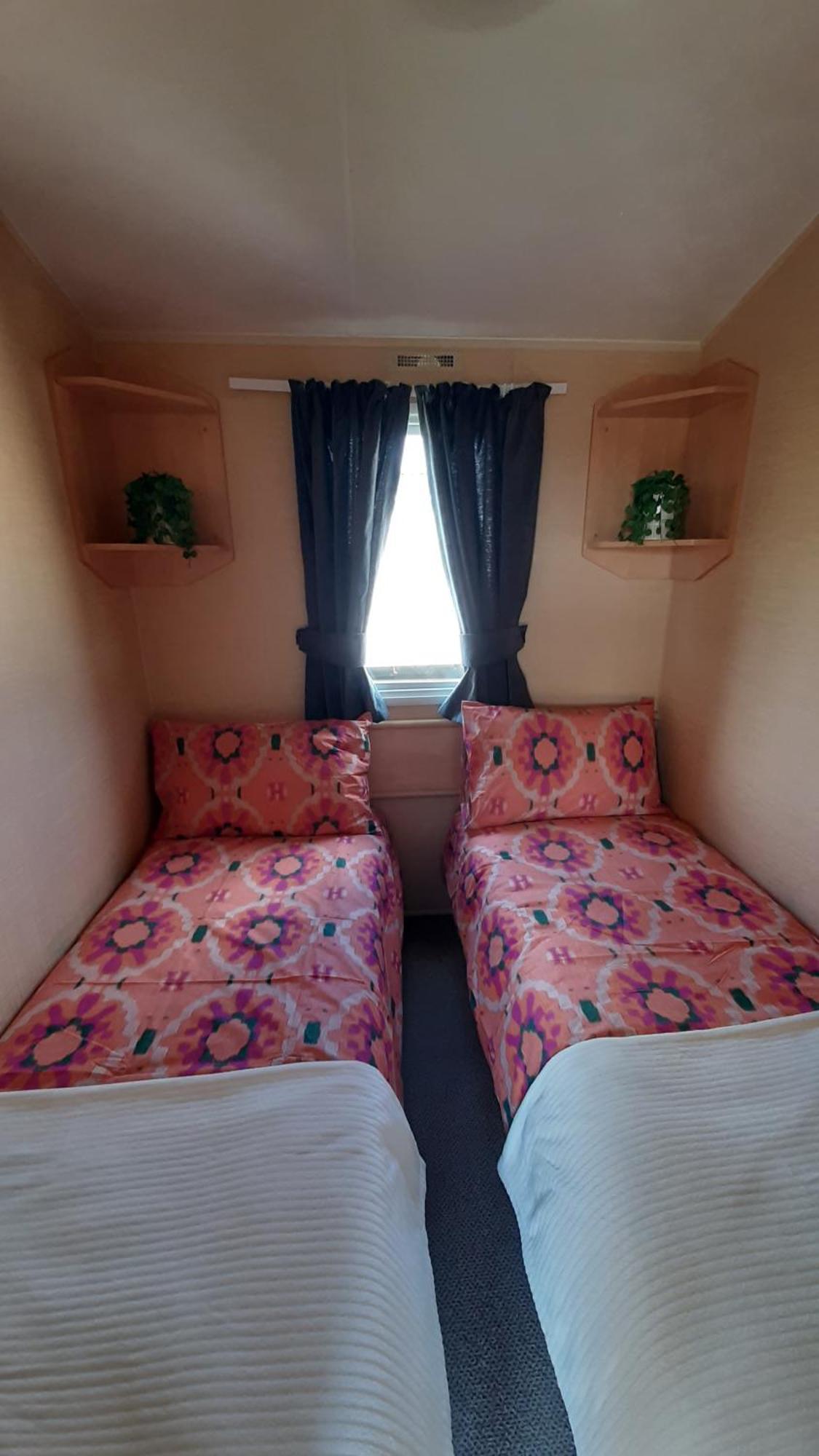 Hotel The Salsa, 38 Sunset View Crowle  Esterno foto